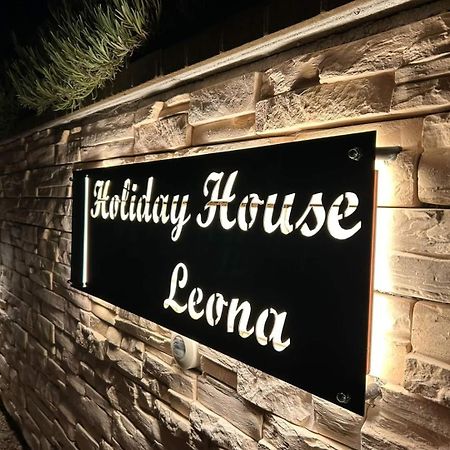 Holiday House Leona Otocac Ngoại thất bức ảnh