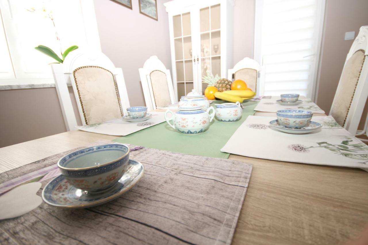 Holiday House Leona Otocac Ngoại thất bức ảnh