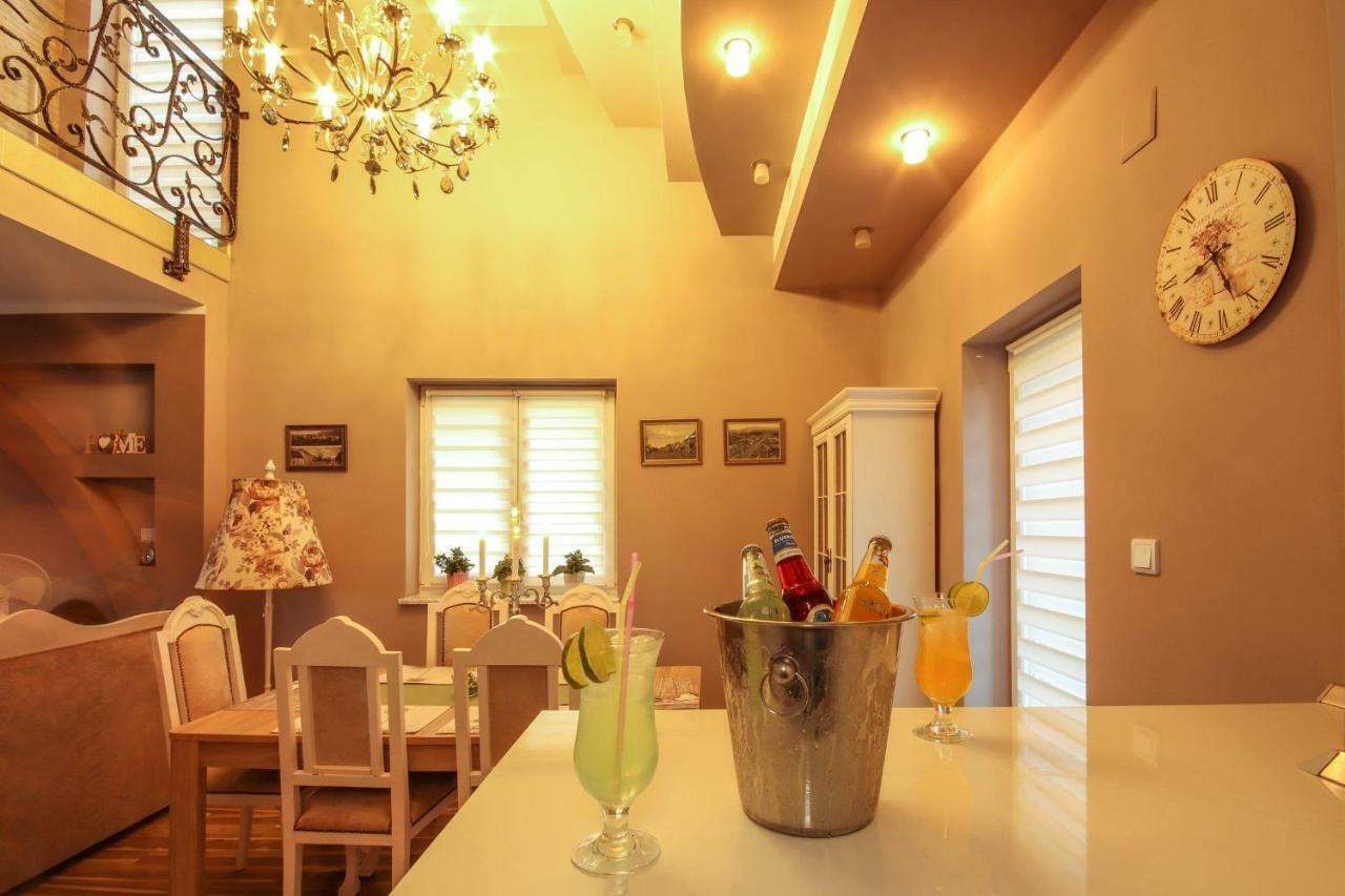 Holiday House Leona Otocac Ngoại thất bức ảnh