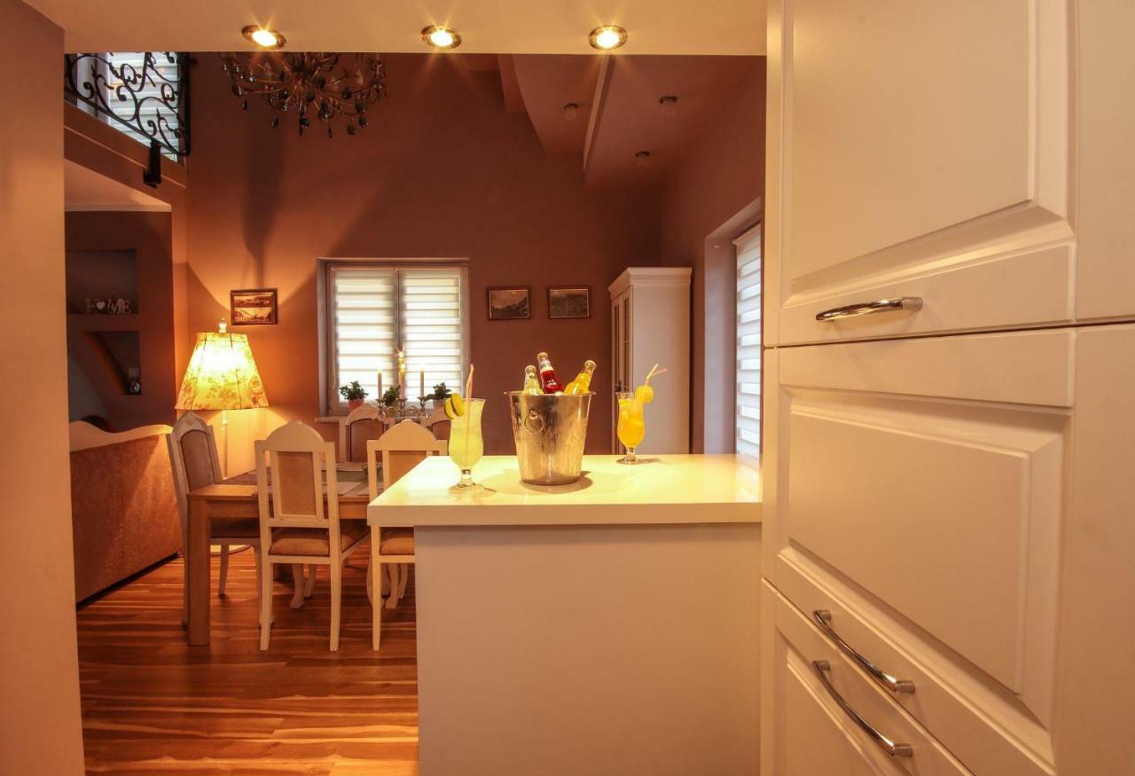 Holiday House Leona Otocac Ngoại thất bức ảnh