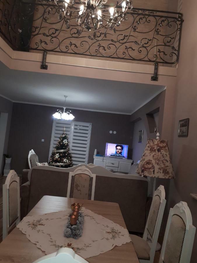 Holiday House Leona Otocac Ngoại thất bức ảnh