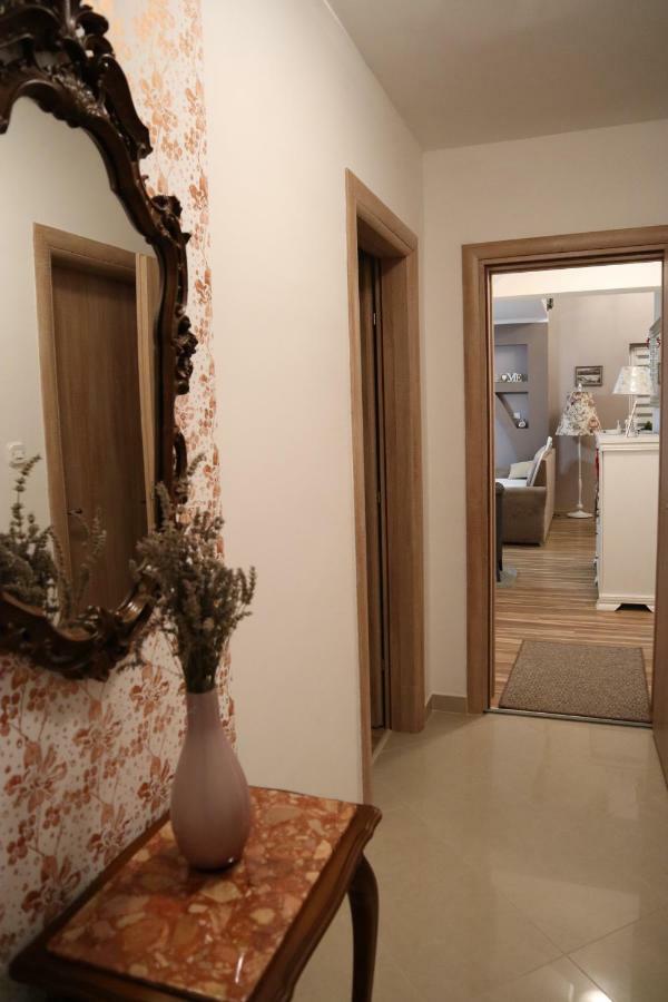 Holiday House Leona Otocac Ngoại thất bức ảnh